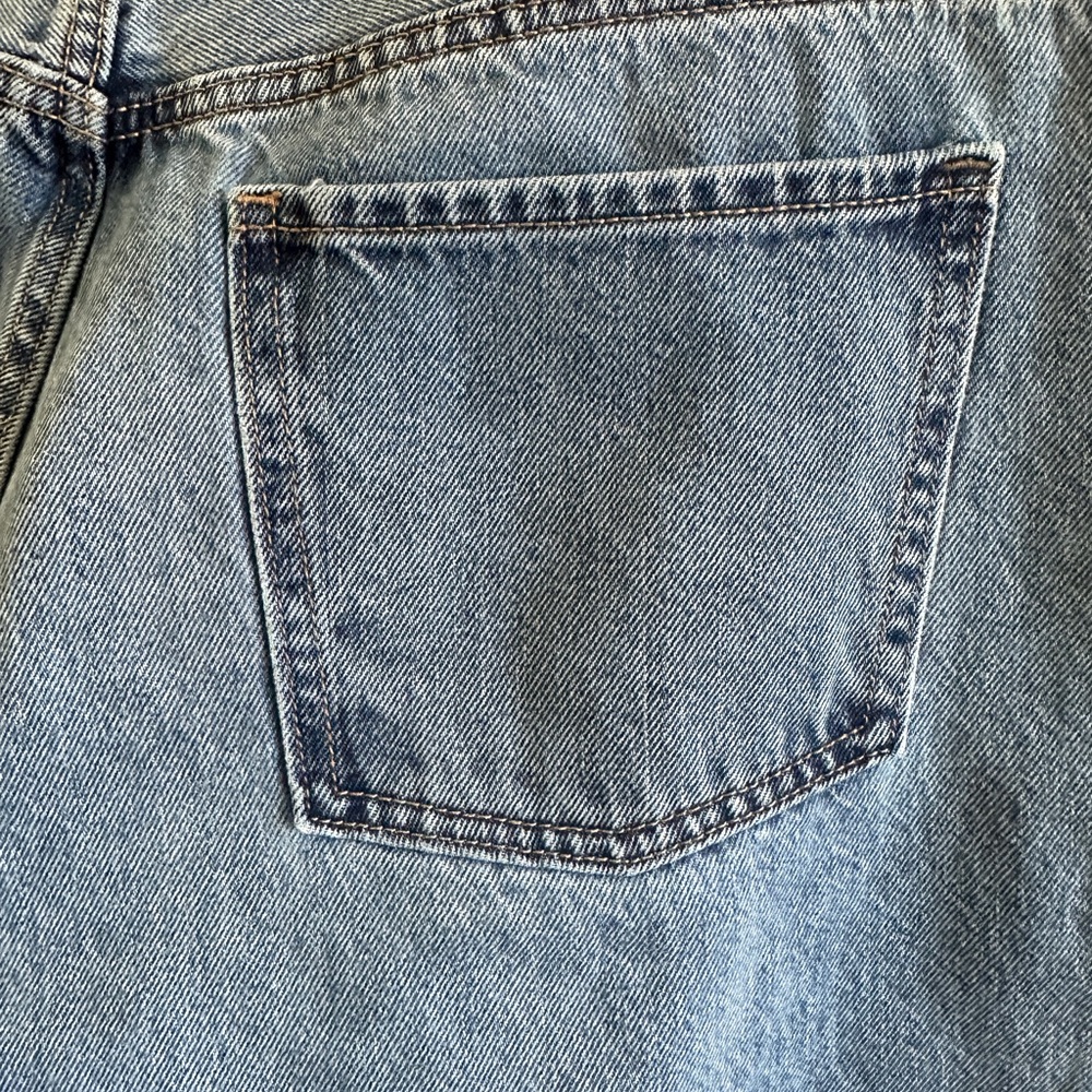 Old Navy High Rise Slouchy Straight Distressed Cropped Jeans Women’s Size 12 - Picture 6 of 7